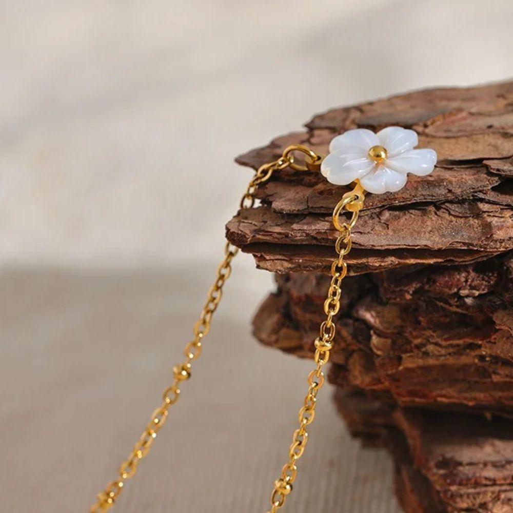 Blossom Shell Necklace