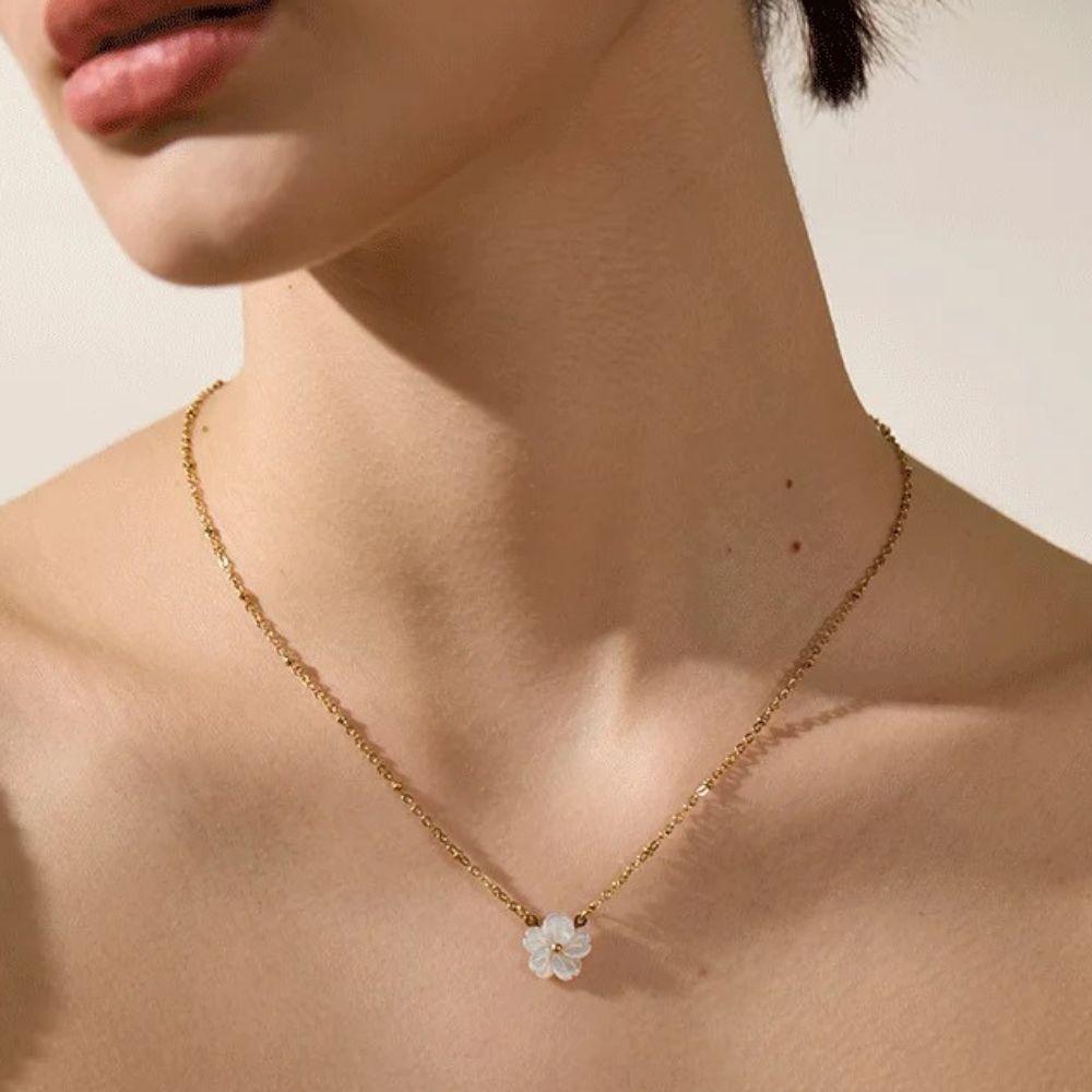 Blossom Shell Necklace