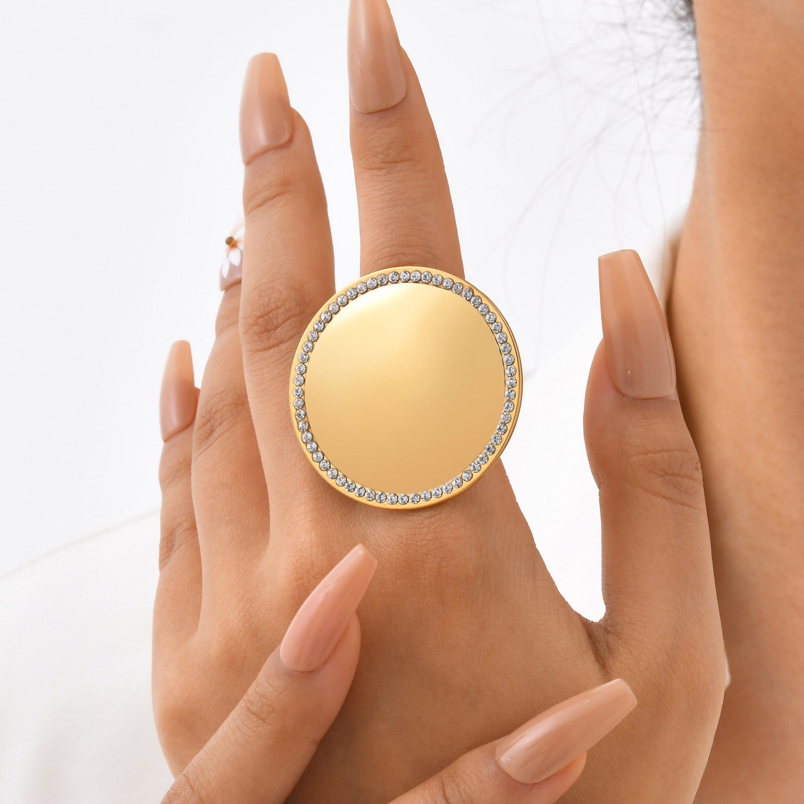 Round Statement Ring
